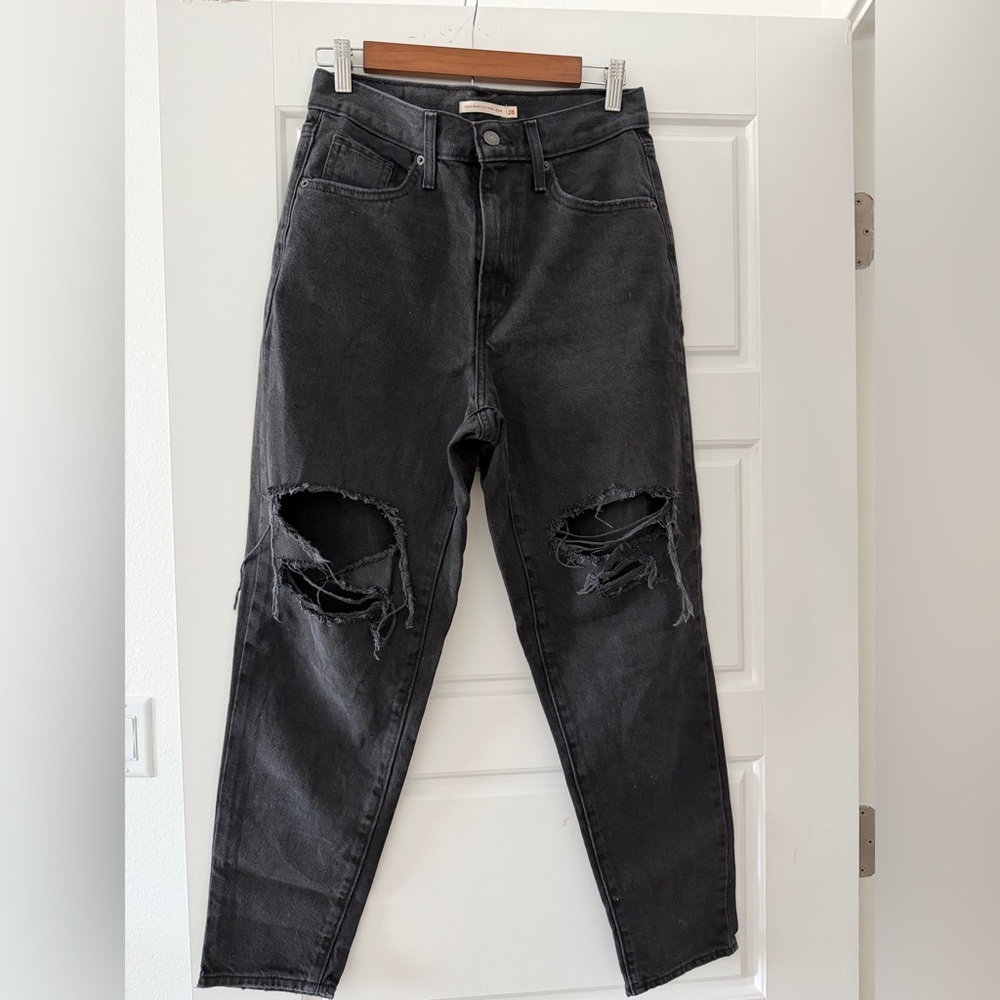 Levi's High Rise Black Mom Jeans